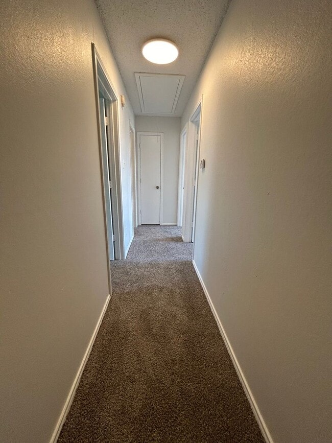 Building Photo - Come and see this well-kept beautiful home today!