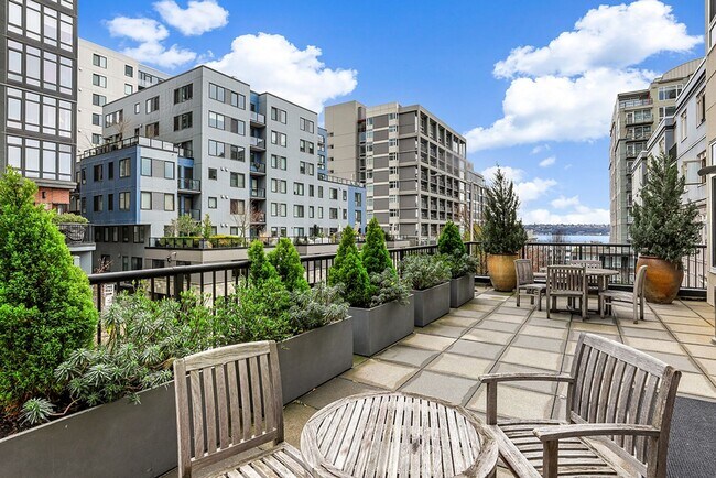 Building Photo - Amazing Views & All the Amenities at The Ellington w/Parking! $2600