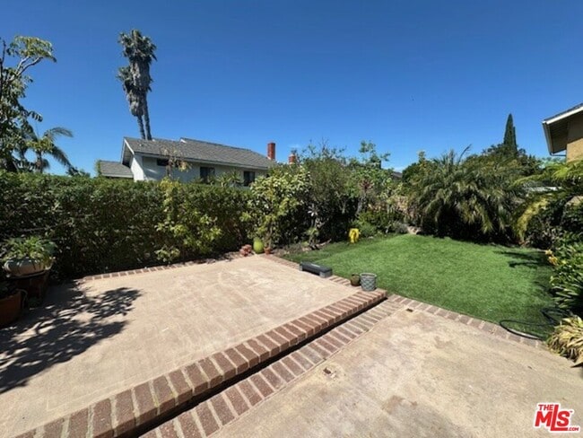 Building Photo - 6501 Bradley Pl