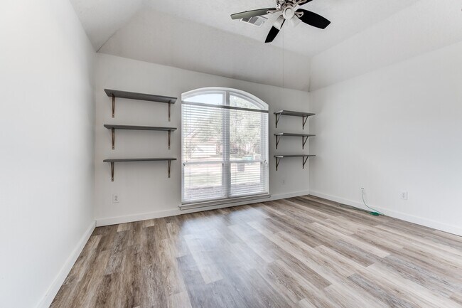 Building Photo - 31302 Baker Lake Dr