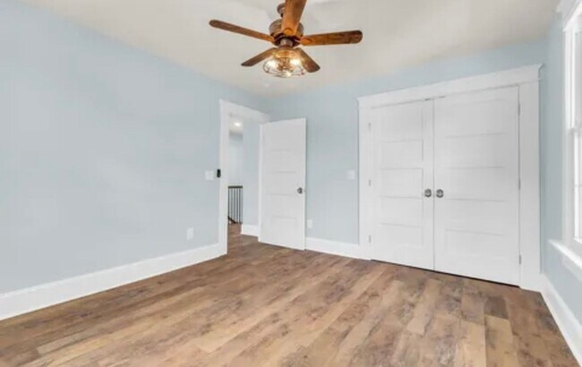 Building Photo - Gorgeous 3/2 Located 1 Block From Downtown Greenville!