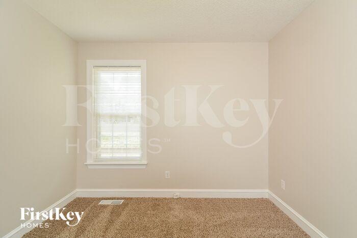 Building Photo - 118 S Ridge Dr