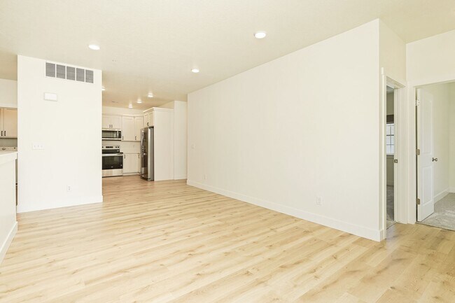 Building Photo - 1593 N 110 W