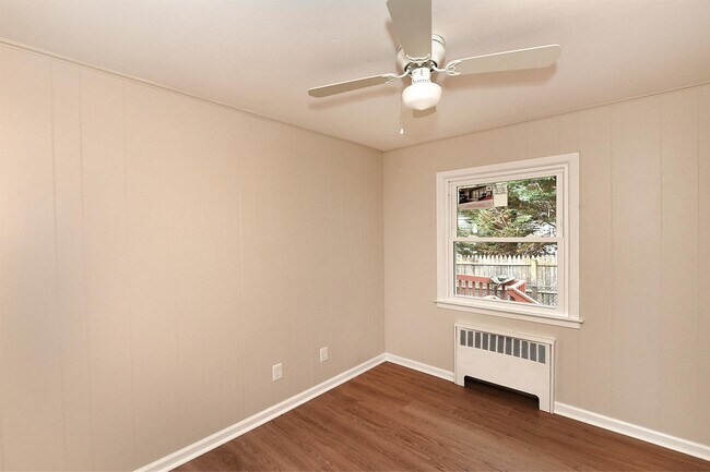 Building Photo - 38 Juanita Ave