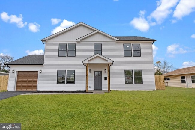 Building Photo - 265 Holly Dr