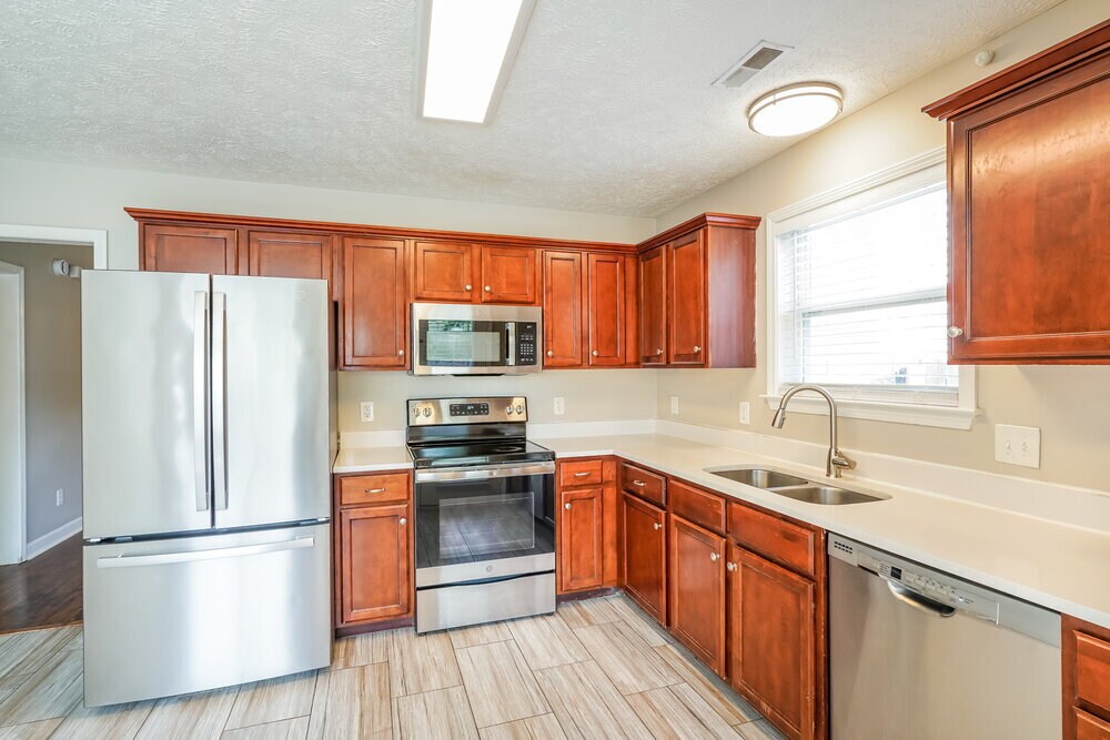 Building Photo - 1632 Beaconcrest Cir