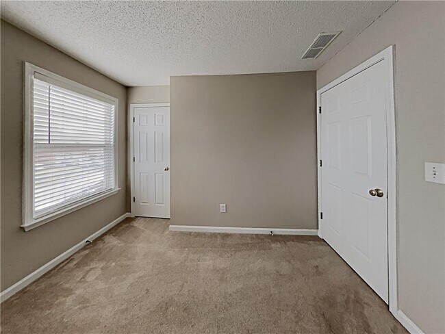 Building Photo - 3930 Lake Lanier Dr NW