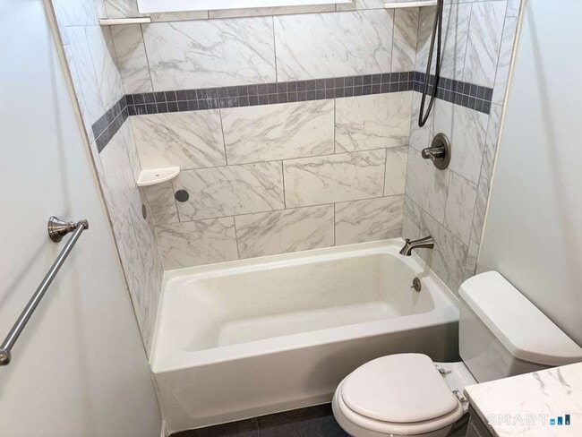 Building Photo - 7 Beechwood Dr