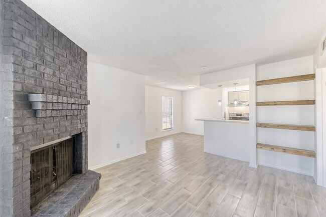 Building Photo - 250 El Dorado Blvd