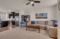 Building Photo - 3 BED 2.5 BATH TOWNHOME WALKING DISTANCE TO LEBANON SQUARE!