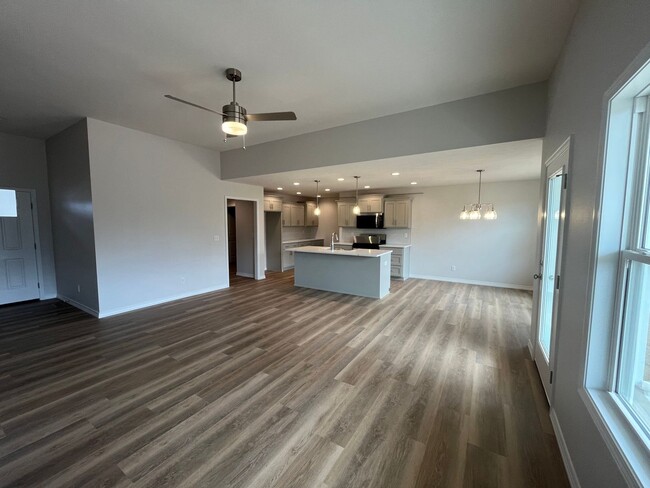 Building Photo - Beautiful, brand-new, 3-bedroom, 2-bath home in Nixa with a 3-car garage.