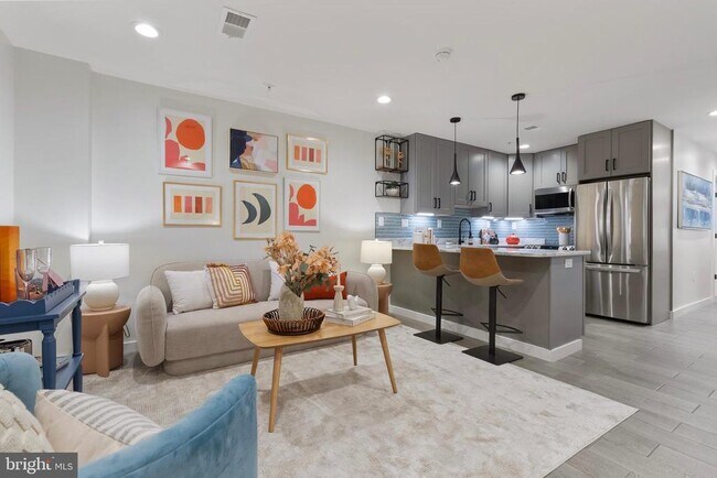 Primary Photo - 210 Varnum St NW