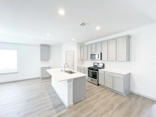 Building Photo - 18815 Oswin Haven Ln