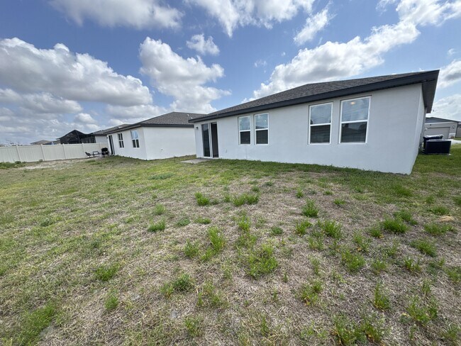 Building Photo - 512 Mckenna Dr