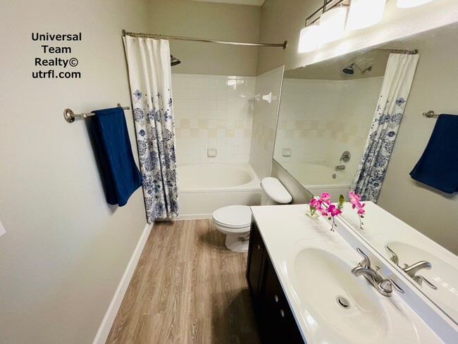 Building Photo - 11480 Villa Grand