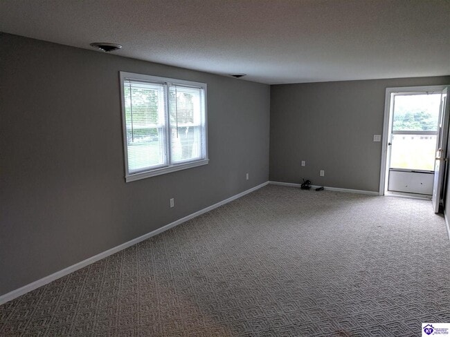 Building Photo - 638 Miller Rd