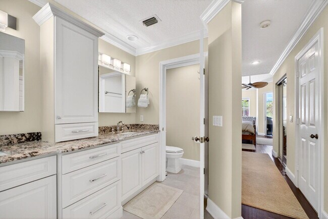 Building Photo - 6483 Wild Olive Ln