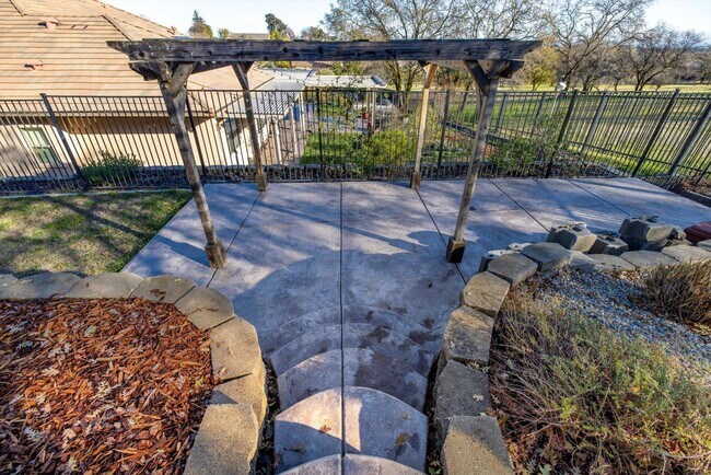 Building Photo - Custom N. Vacaville Single-Story Home in an Exclusive Gated Community!