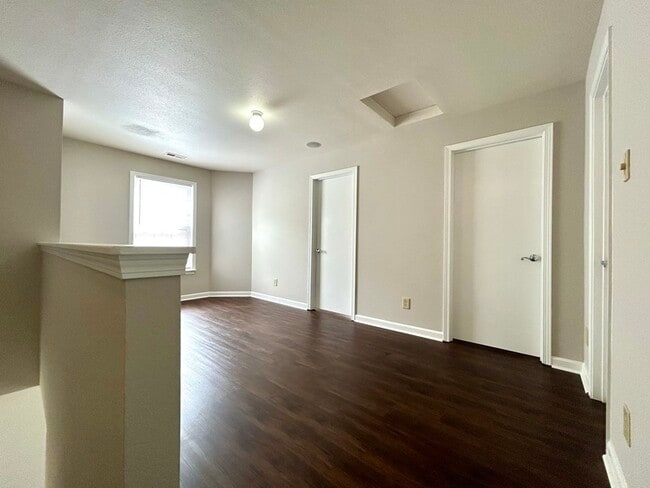 Building Photo - 6536 Matlea Ct