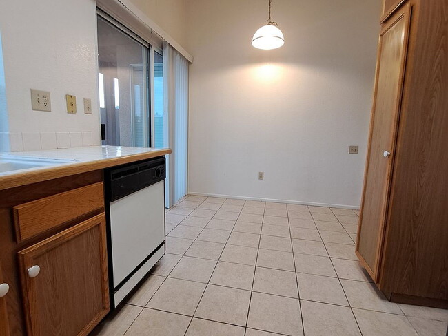Building Photo - Single story residence