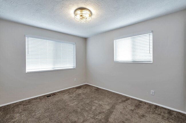 Building Photo - Simmons Duplex