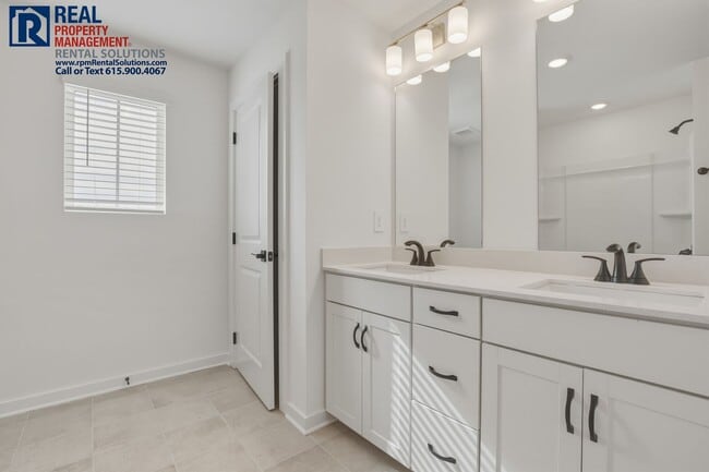 Building Photo - BRAND NEW luxury 5BD 4BA home w/ neighborhood pool! Triple Rockvale Schools! Internet included!