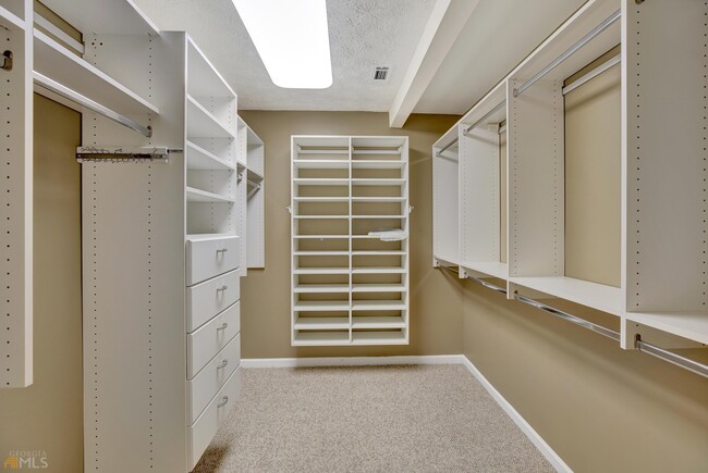 Building Photo - 240 Browns Hill Ct