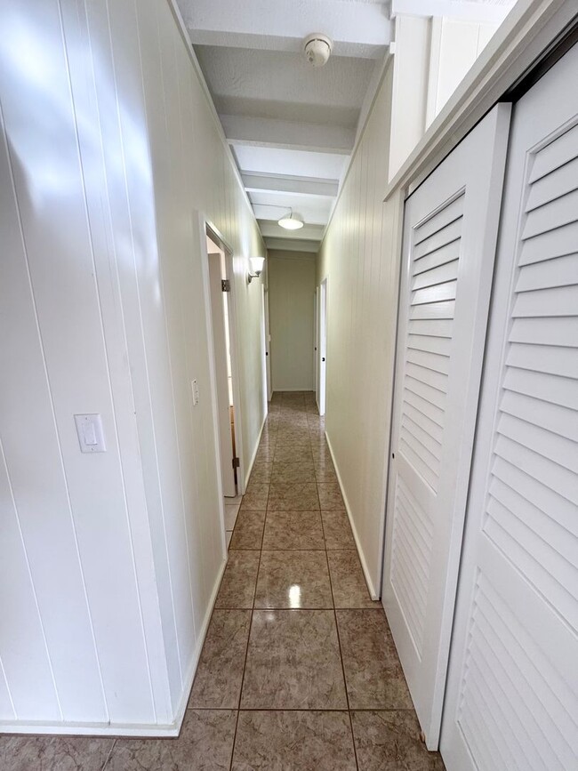 Building Photo - 3 bed, 2 bath w/ garage available first week of January!