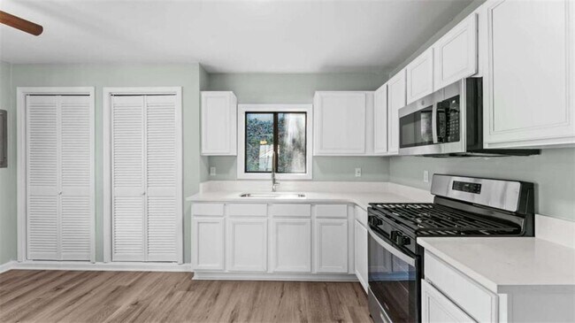 Building Photo - 4383 Mitchell Hill Dr