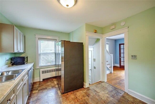 Building Photo - 4 Talbot Manor