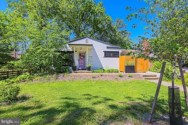 Building Photo - 5724 Greenspring Ave