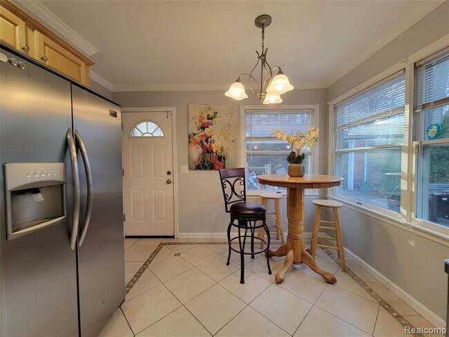 Building Photo - 18311 Norwich Rd