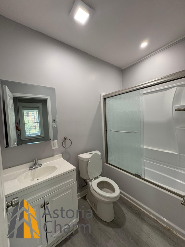 Building Photo - Spacious 4-Bed Move-In Ready Home in Balti...