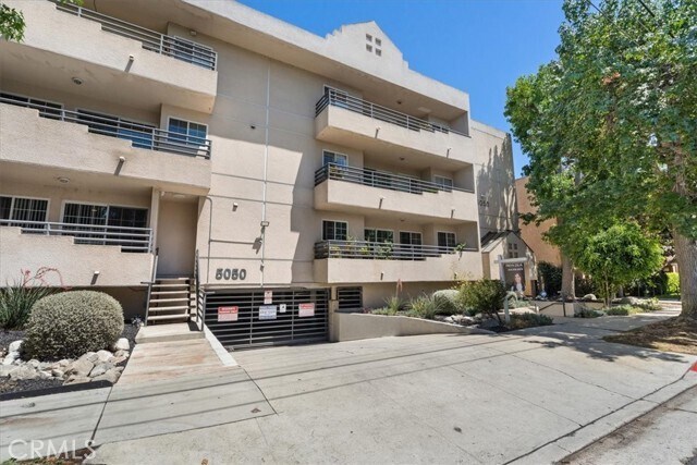 Building Photo - 5050 Coldwater Canyon Ave