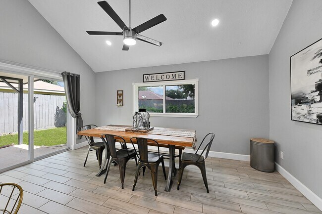 Building Photo - 12714 Huntington Field Dr