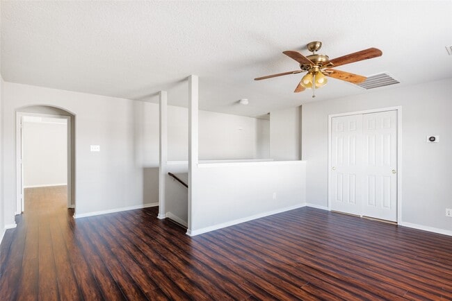 Building Photo - 15410 Fir Woods Ln