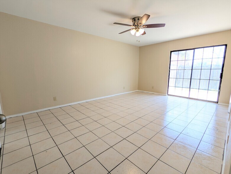 Building Photo - 131 Las Palmas St
