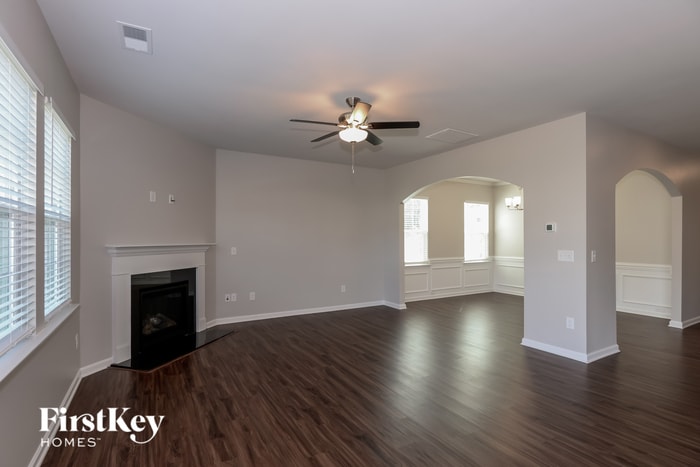 Building Photo - 16021 Pela Croix Dr