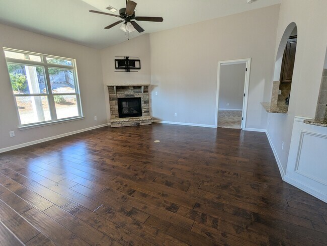 Building Photo - 209 Lovelace Ct