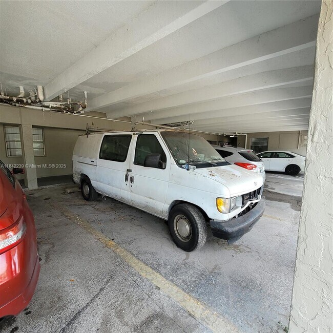Building Photo - 5100 SW 41st St