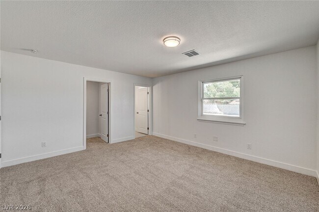 Building Photo - 1580 Quarter Horse Dr