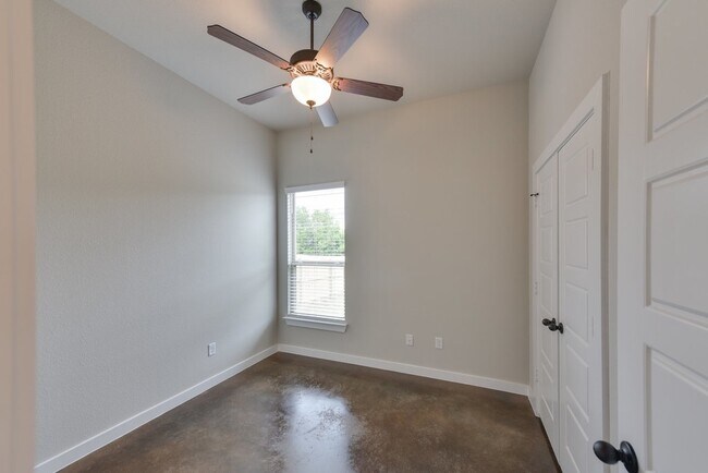 Building Photo - 4052 Shiloh Ct