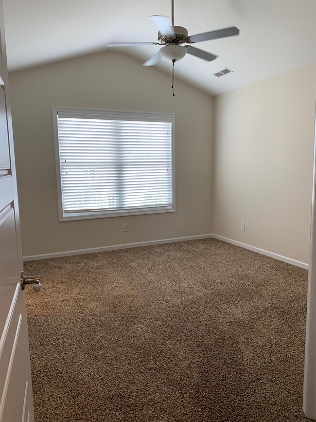 Building Photo - 155 Rowse Dr