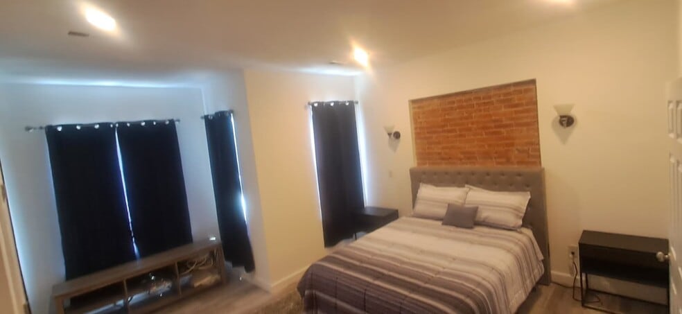 Bedroom - 27 Florida Ave NW