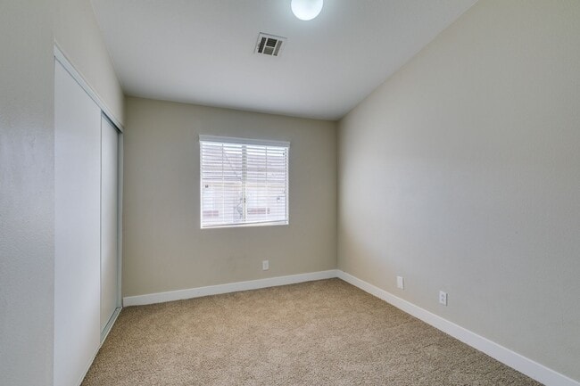 Building Photo - 3BDRM Townhome in Durango Trails community