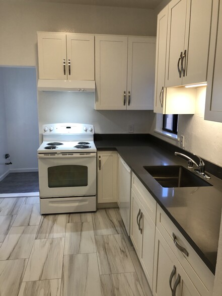 Primary Photo - 608 4th Ave