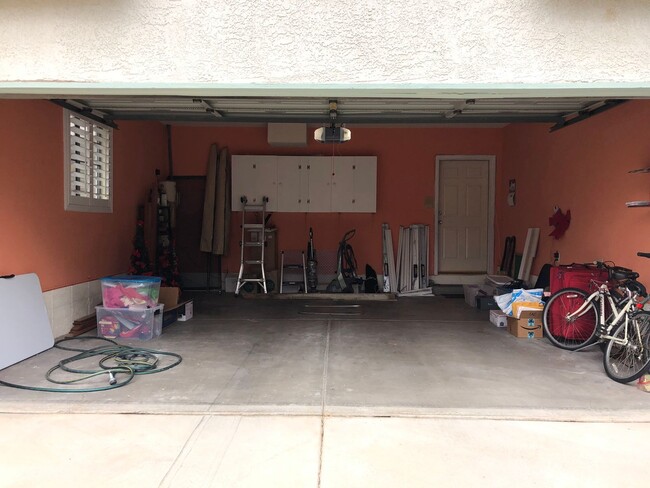 Building Photo - Gorgeous Furnished Oasis in Las Vegas Avai...