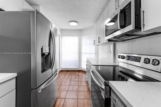 Building Photo - 14260 SW 57th Ln