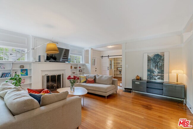 Building Photo - 655 S Hudson Ave
