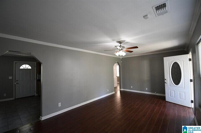 Building Photo - 609 Annie Laura Dr